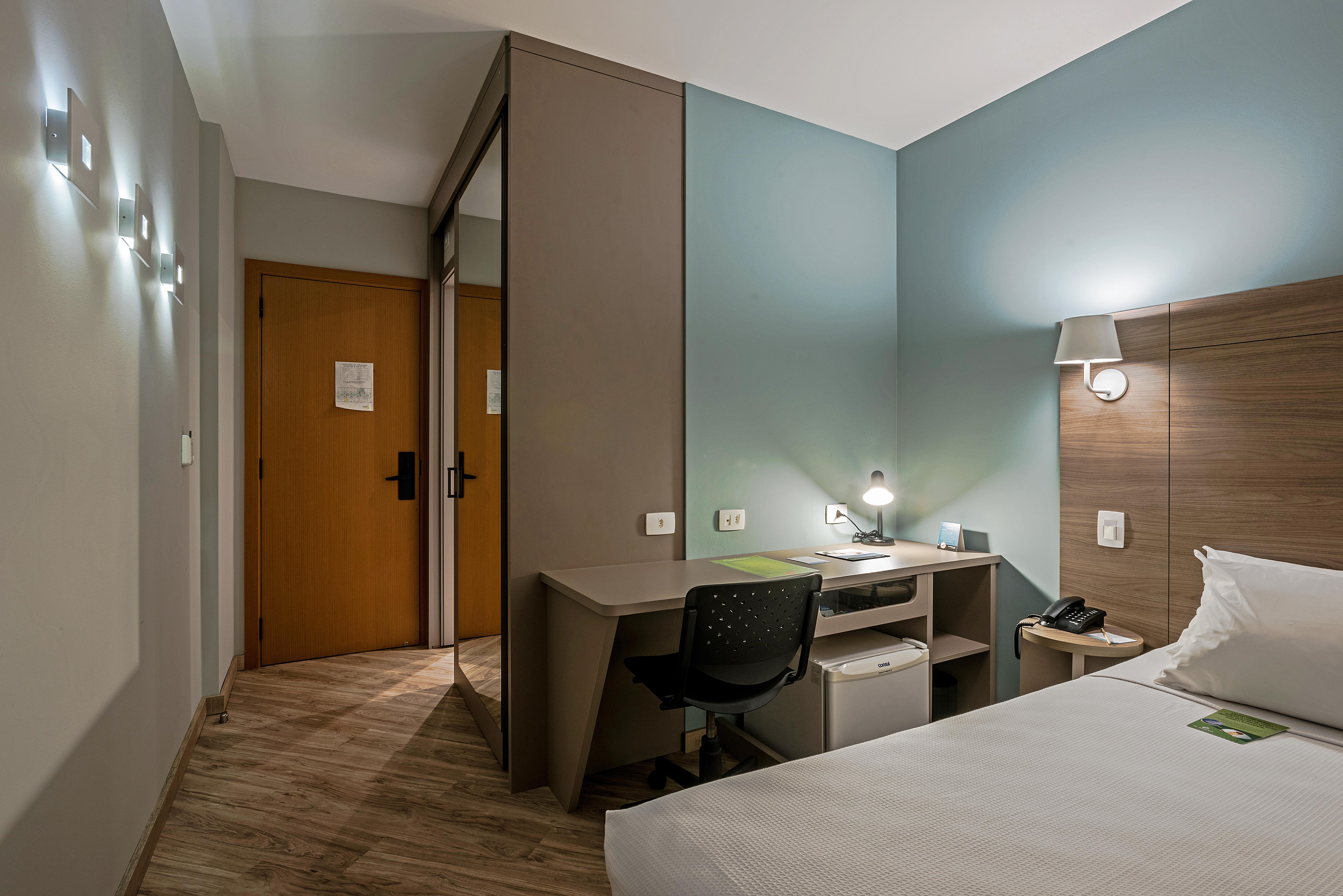 Slim Curitiba Alto Da XV Hotel Екстериор снимка