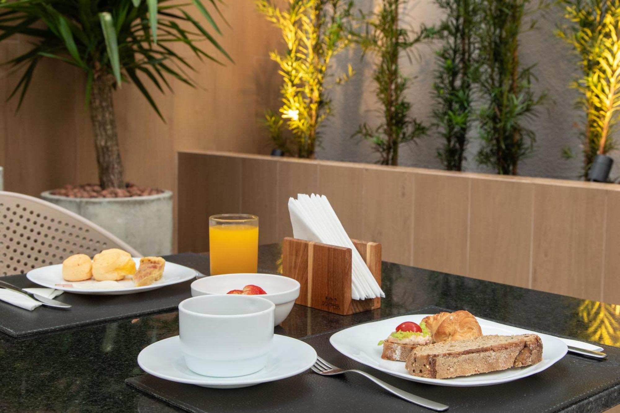 Slim Curitiba Alto Da XV Hotel Екстериор снимка