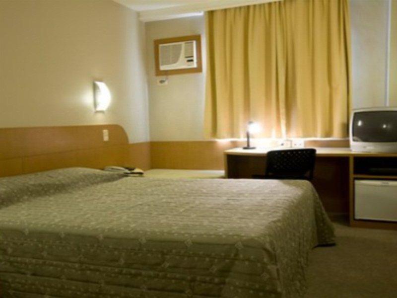 Slim Curitiba Alto Da XV Hotel Екстериор снимка