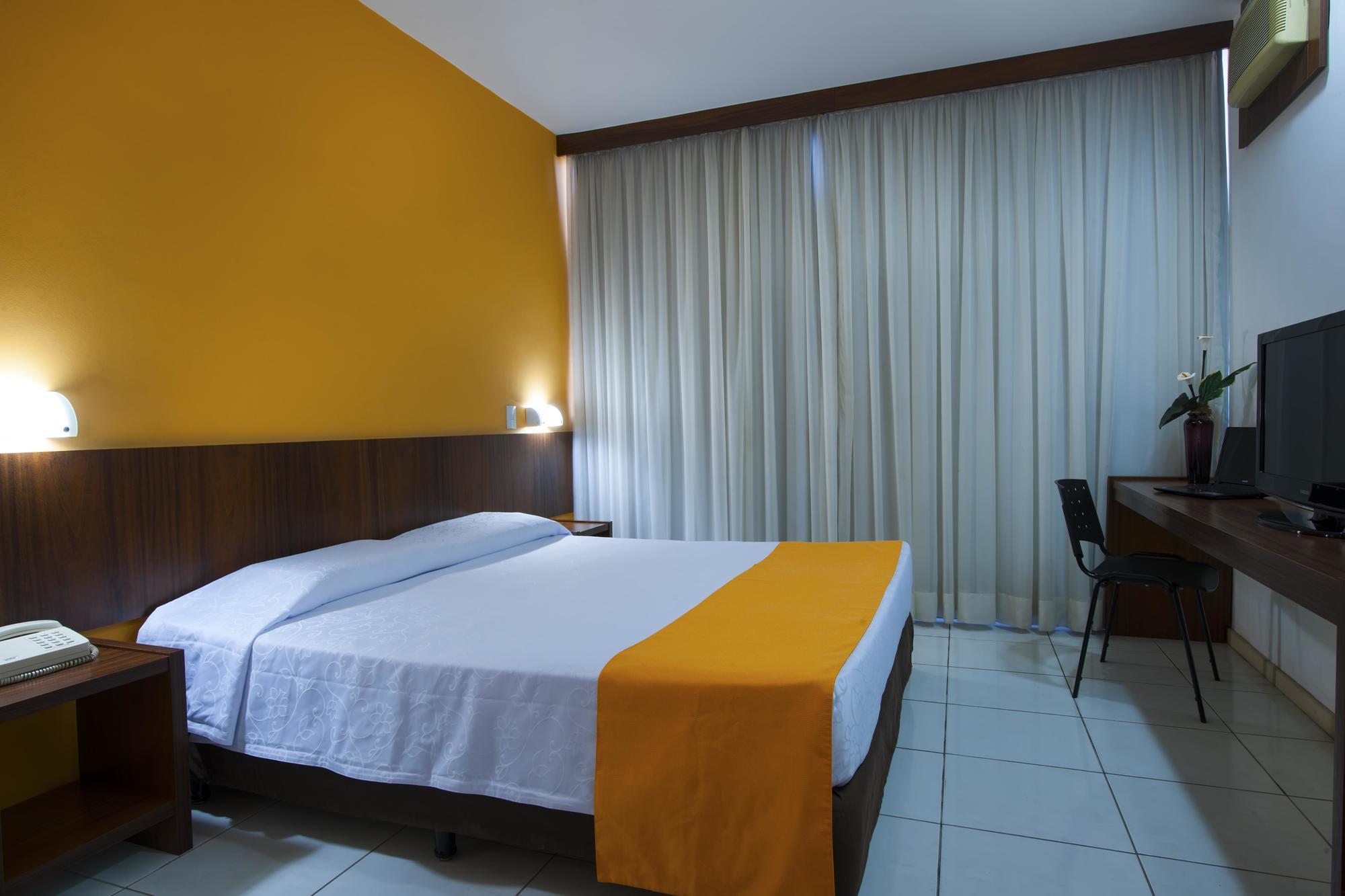 Slim Curitiba Alto Da XV Hotel Екстериор снимка