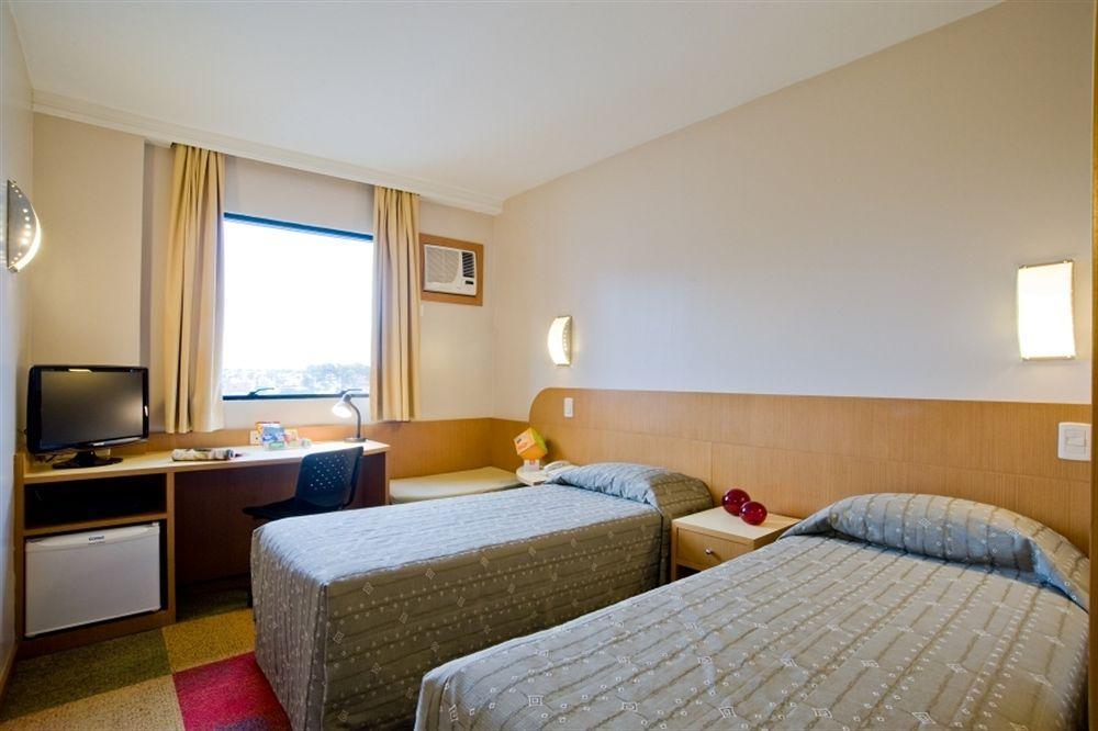 Slim Curitiba Alto Da XV Hotel Екстериор снимка
