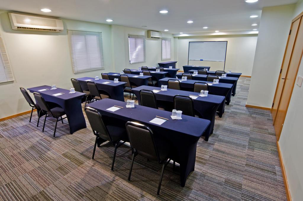 Slim Curitiba Alto Da XV Hotel Екстериор снимка