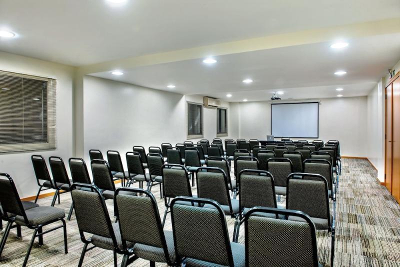 Slim Curitiba Alto Da XV Hotel Екстериор снимка